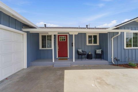 Photo of 381 Manchester Avenue, CAMPBELL, CA 95008 (MLS # ML82041342)