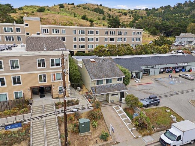 565 Crespi Drive