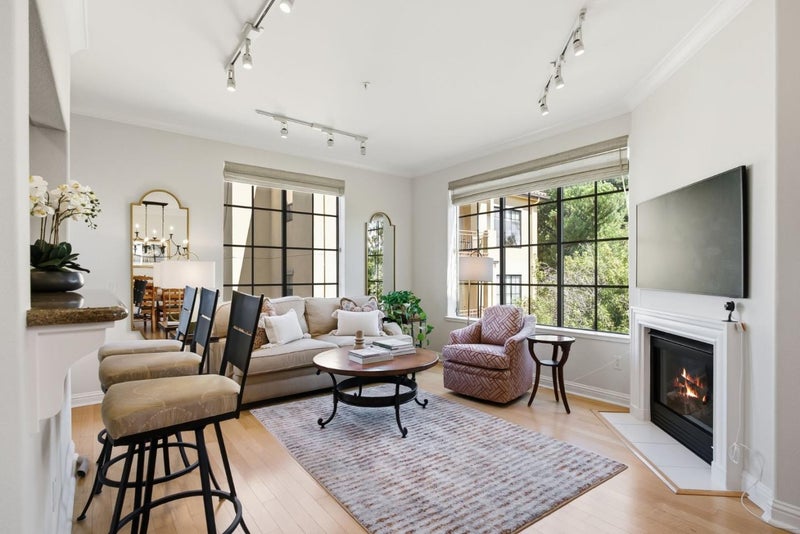 633 Elm Street 317