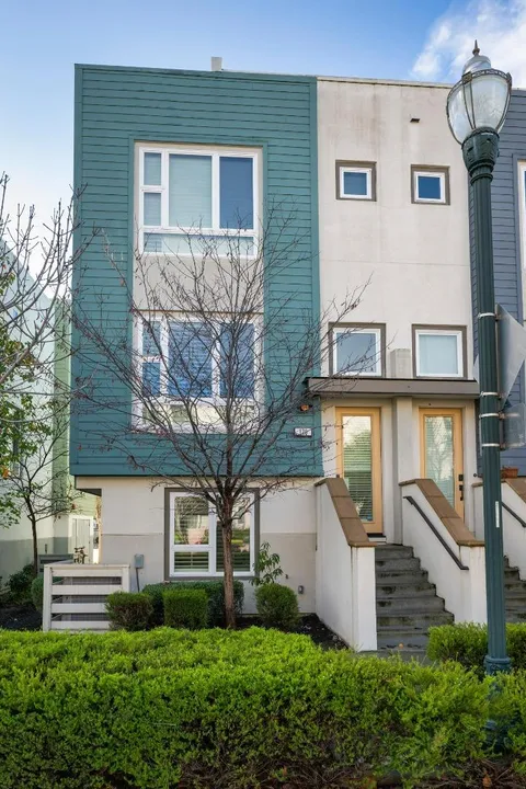 120 Franklin Parkway, San Mateo, CA 94403 - #: ML82030738