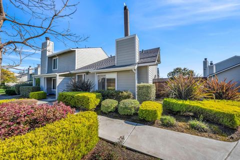 Photo of 831 Vespucci Lane, Foster City, CA 94404 (MLS # ML82035350)