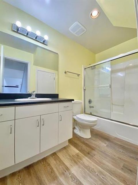 Tiny photo for 864 Laurel Street #A, San Carlos, CA 94070 (MLS # ML82029407)