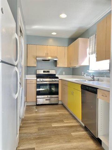 Tiny photo for 864 Laurel Street #A, San Carlos, CA 94070 (MLS # ML82029407)