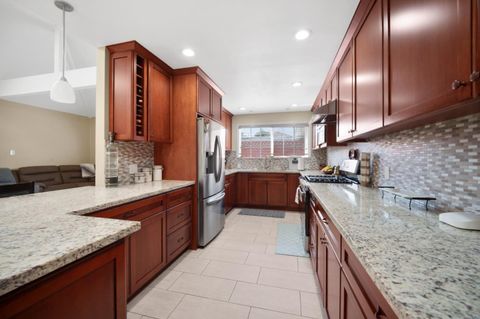 Tiny photo for 732 4th Avenue, REDWOOD CITY, CA 94063 (MLS # ML82037165)