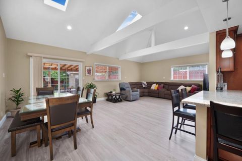 Tiny photo for 732 4th Avenue, REDWOOD CITY, CA 94063 (MLS # ML82037165)