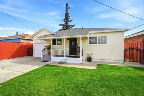 Tiny photo for 732 4th Avenue, REDWOOD CITY, CA 94063 (MLS # ML82037165)