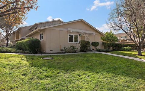 1 Comstock Queen Court MOUNTAIN VIEW CA 94043
