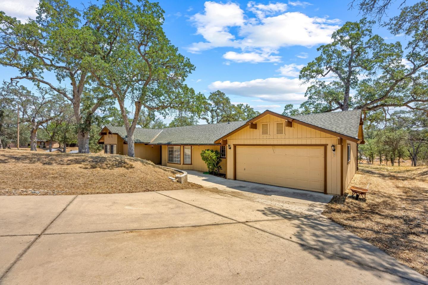 30159 Horseshoe Drive