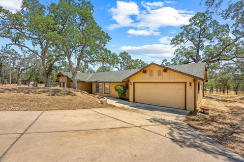 Tiny photo for 30159 Horseshoe Drive, Coarsegold, CA 93614 (MLS # ML82052431)