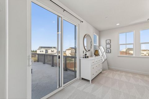 Tiny photo for 585 Santa Lucia Way, MARINA, CA 93933 (MLS # ML82029271)