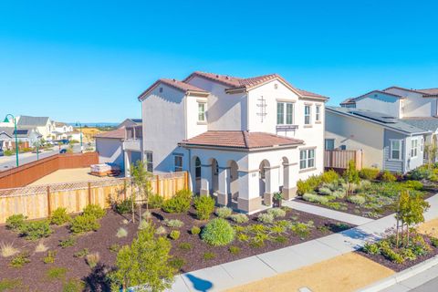 Tiny photo for 585 Santa Lucia Way, MARINA, CA 93933 (MLS # ML82029271)