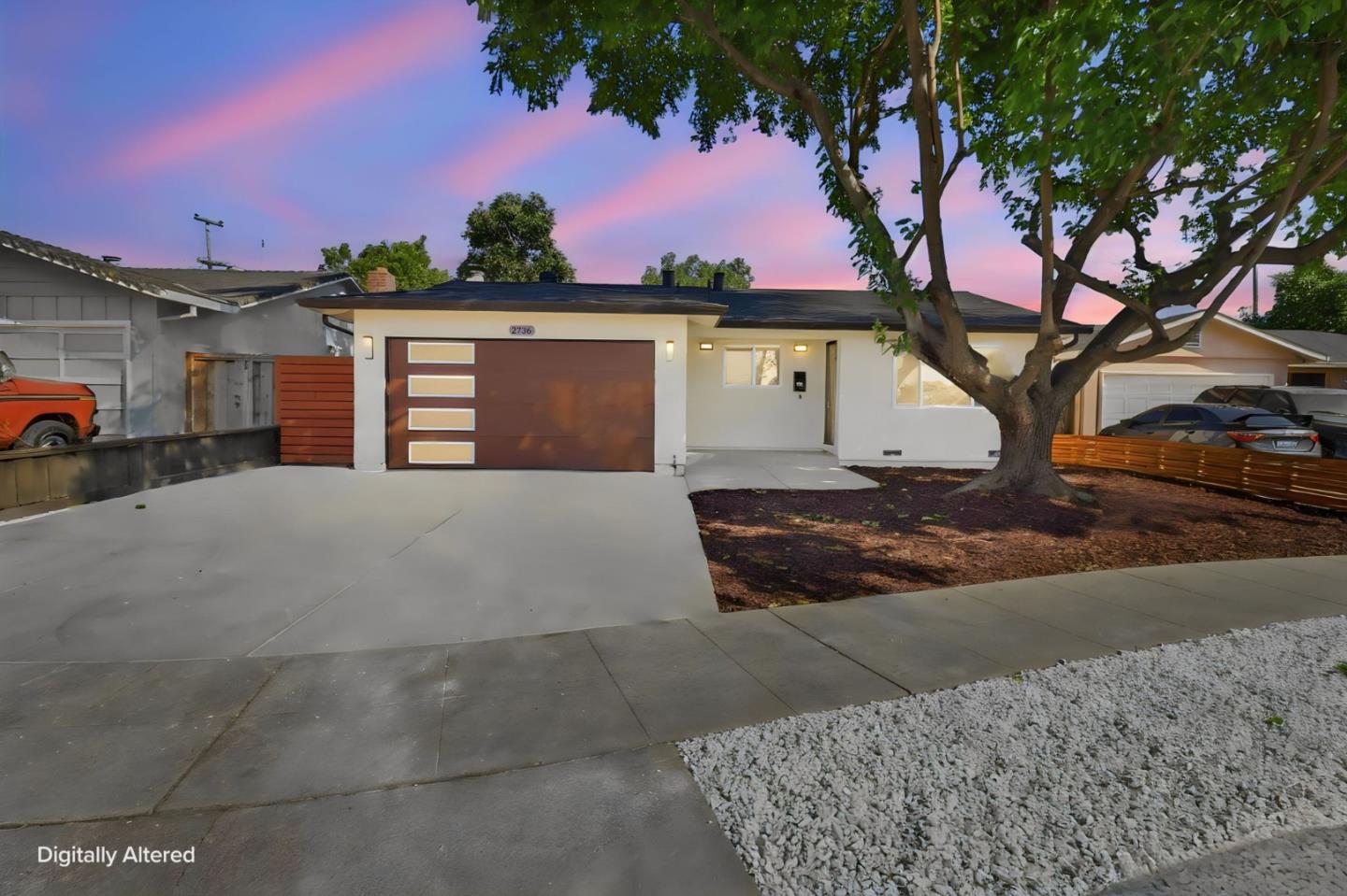 2736 Twin Oaks Lane