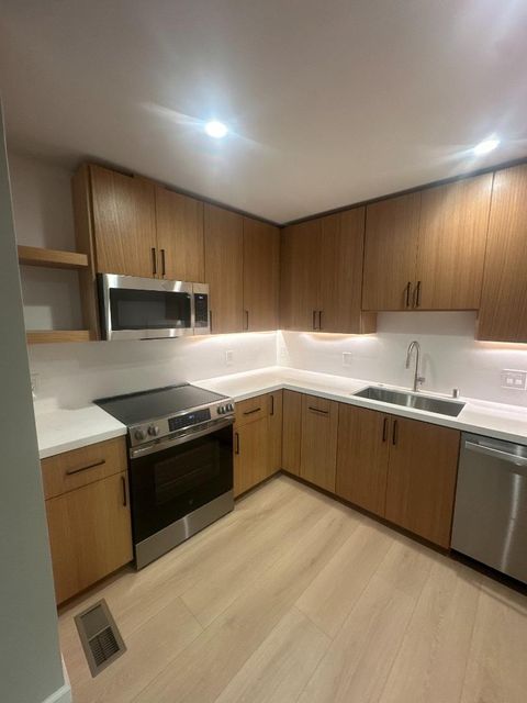 Tiny photo for 543 Everett Court, PALO ALTO, CA 94301 (MLS # ML82029347)