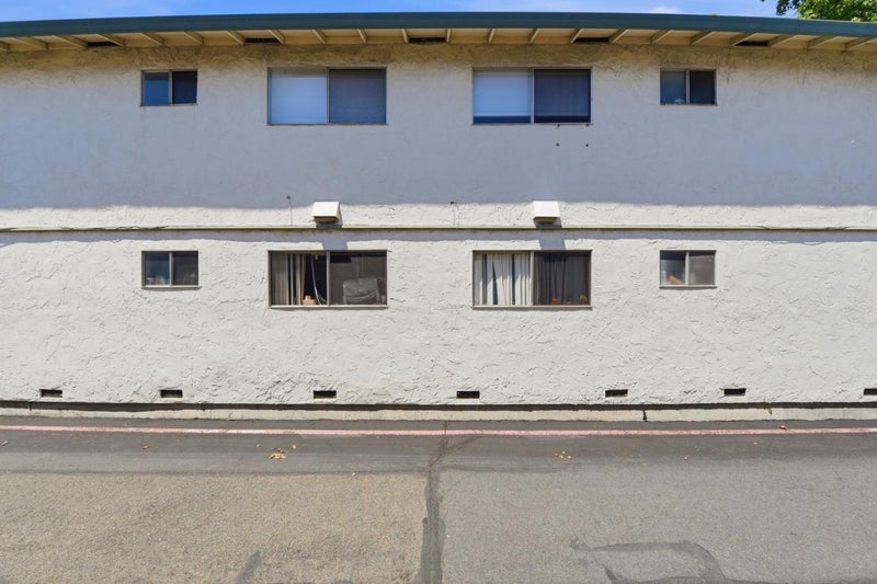 1745 Ross Circle
