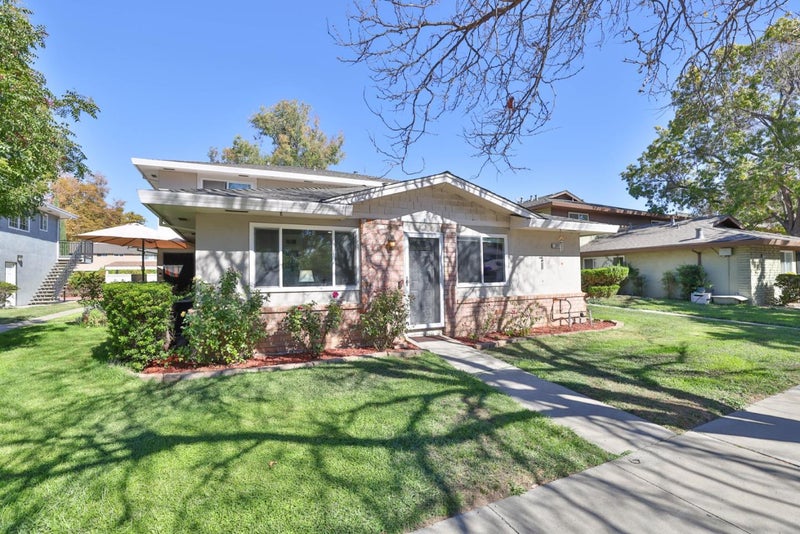 207 Coy Drive 1