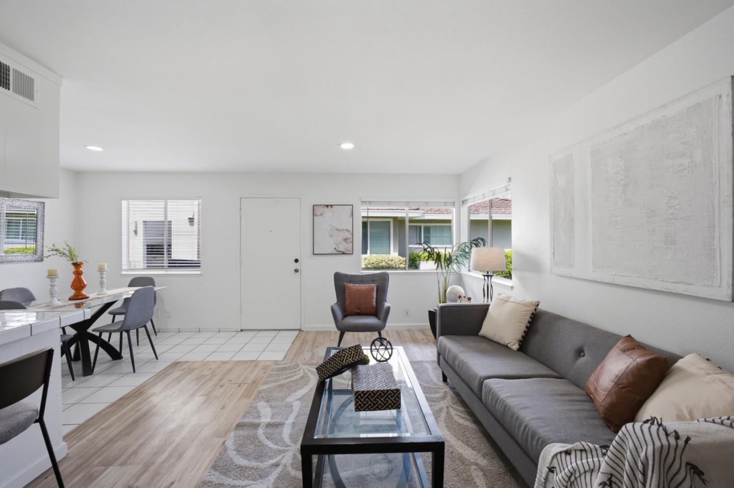 811 North Capitol Avenue 3