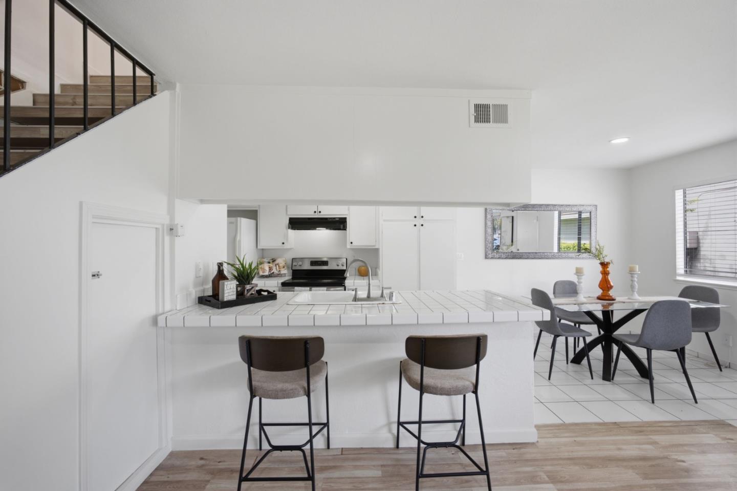 811 North Capitol Avenue 3