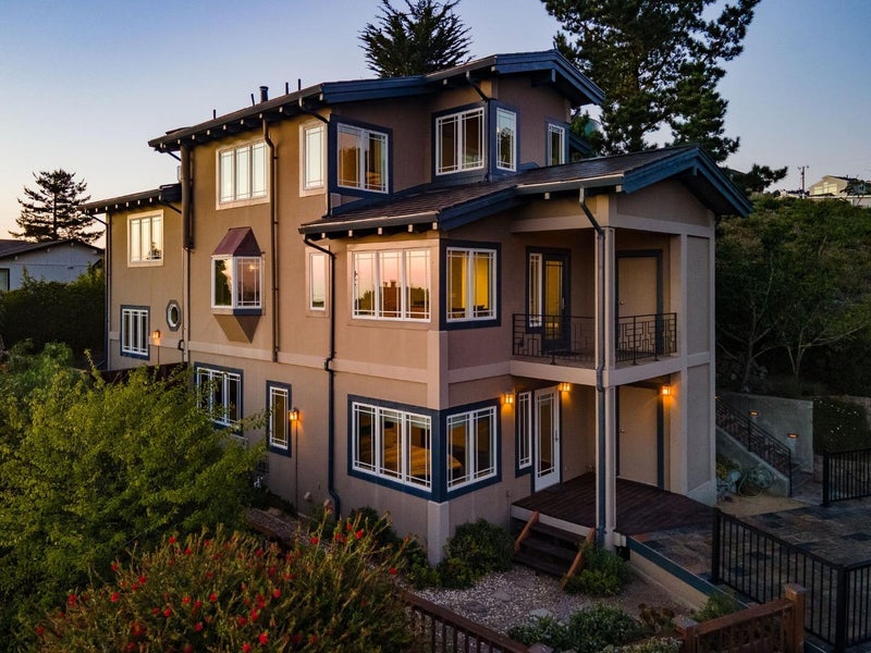 107 Dolphine Avenue