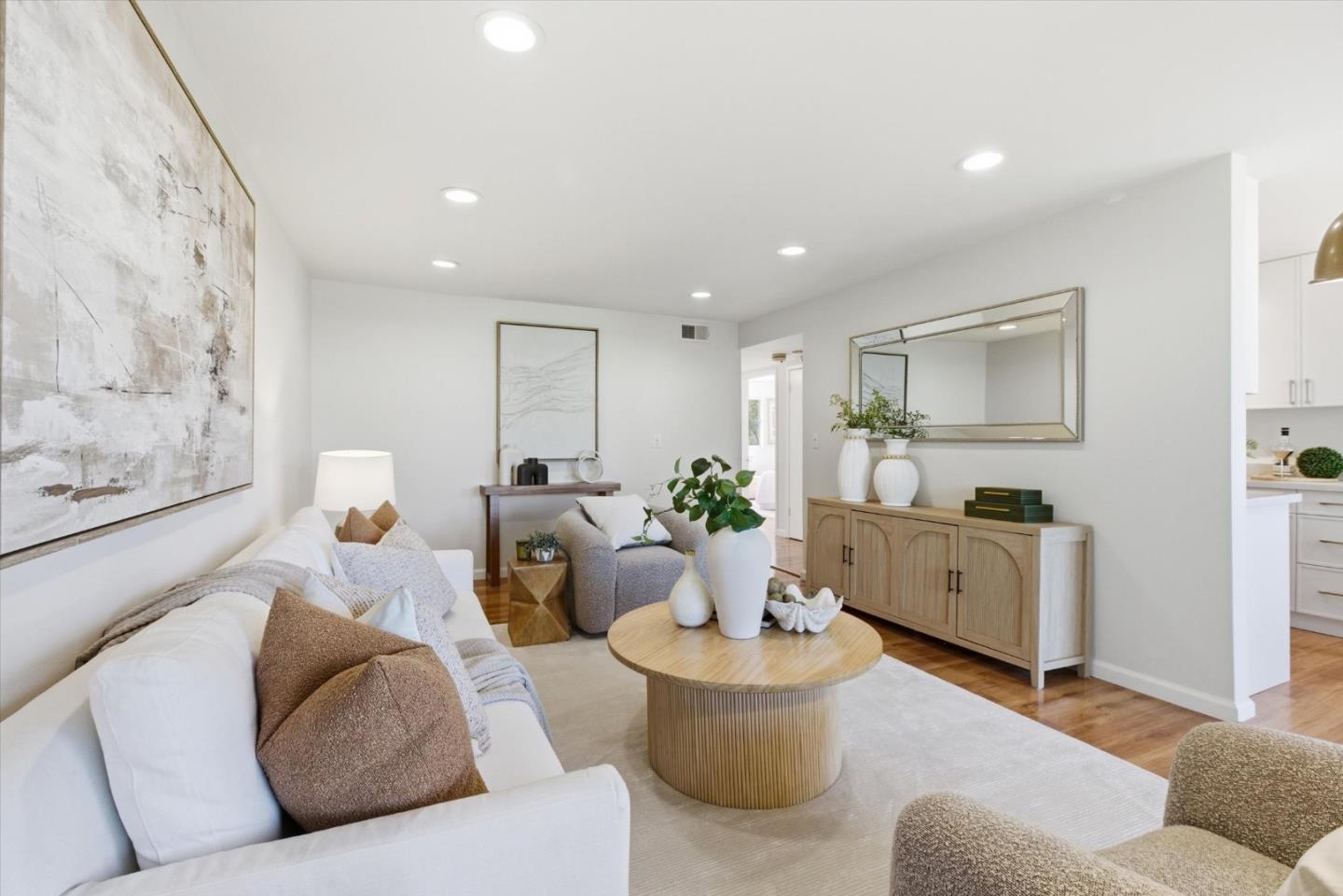 255 South Rengstorff Avenue 7