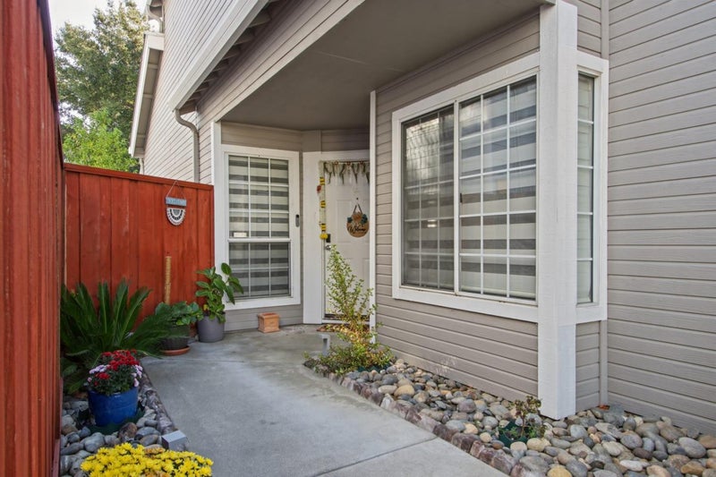 2211 Oakland Avenue