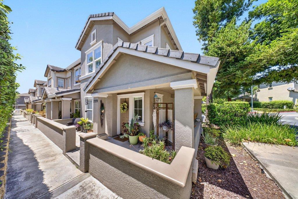 229 Lighthouse Drive