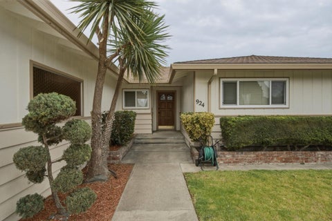 Tiny photo for 924 San Vincente Avenue, SALINAS, CA 93901 (MLS # ML82059440)