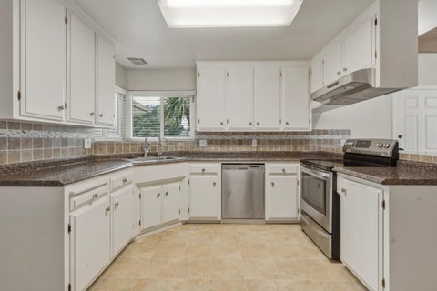 Tiny photo for 924 San Vincente Avenue, SALINAS, CA 93901 (MLS # ML82059440)