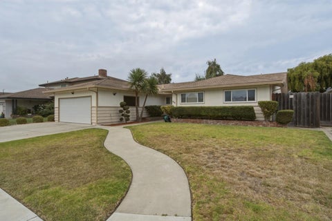 Tiny photo for 924 San Vincente Avenue, SALINAS, CA 93901 (MLS # ML82059440)