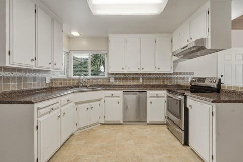 Tiny photo for 924 San Vincente Avenue, SALINAS, CA 93901 (MLS # ML82059440)
