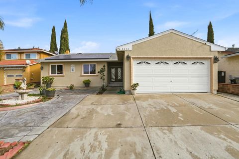 Photo of 2030 Flintbury Court, SAN JOSE, CA 95148 (MLS # ML82029854)