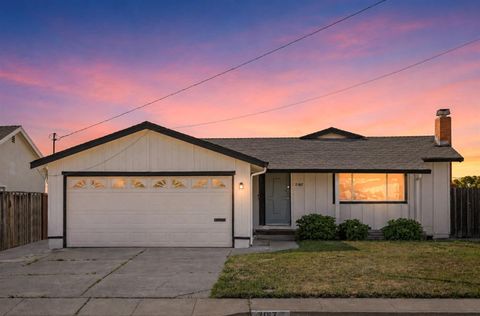 Photo of 2167 Cypress Avenue, SAN PABLO, CA 94806 (MLS # ML82048265)