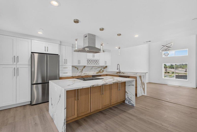3390 Lillian Way