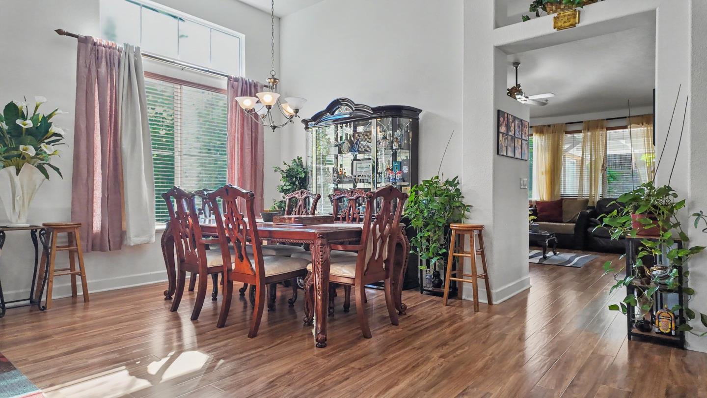5006 Ridgefield Circle