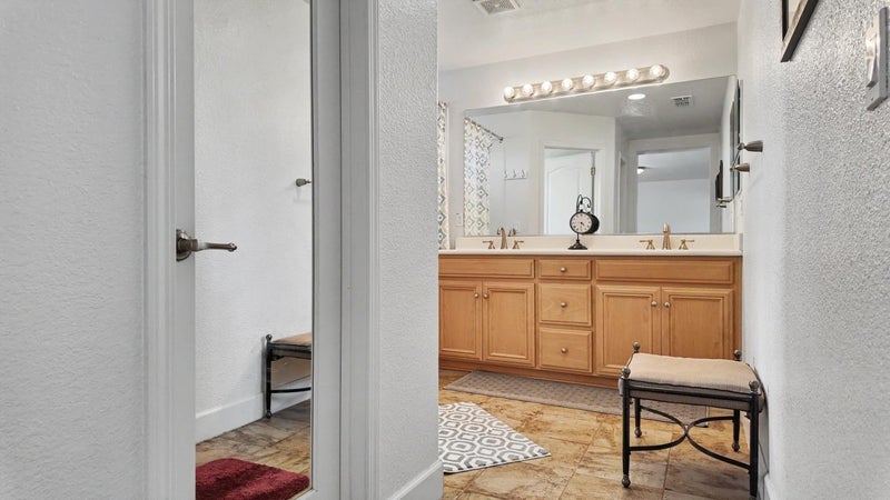 5006 Ridgefield Circle