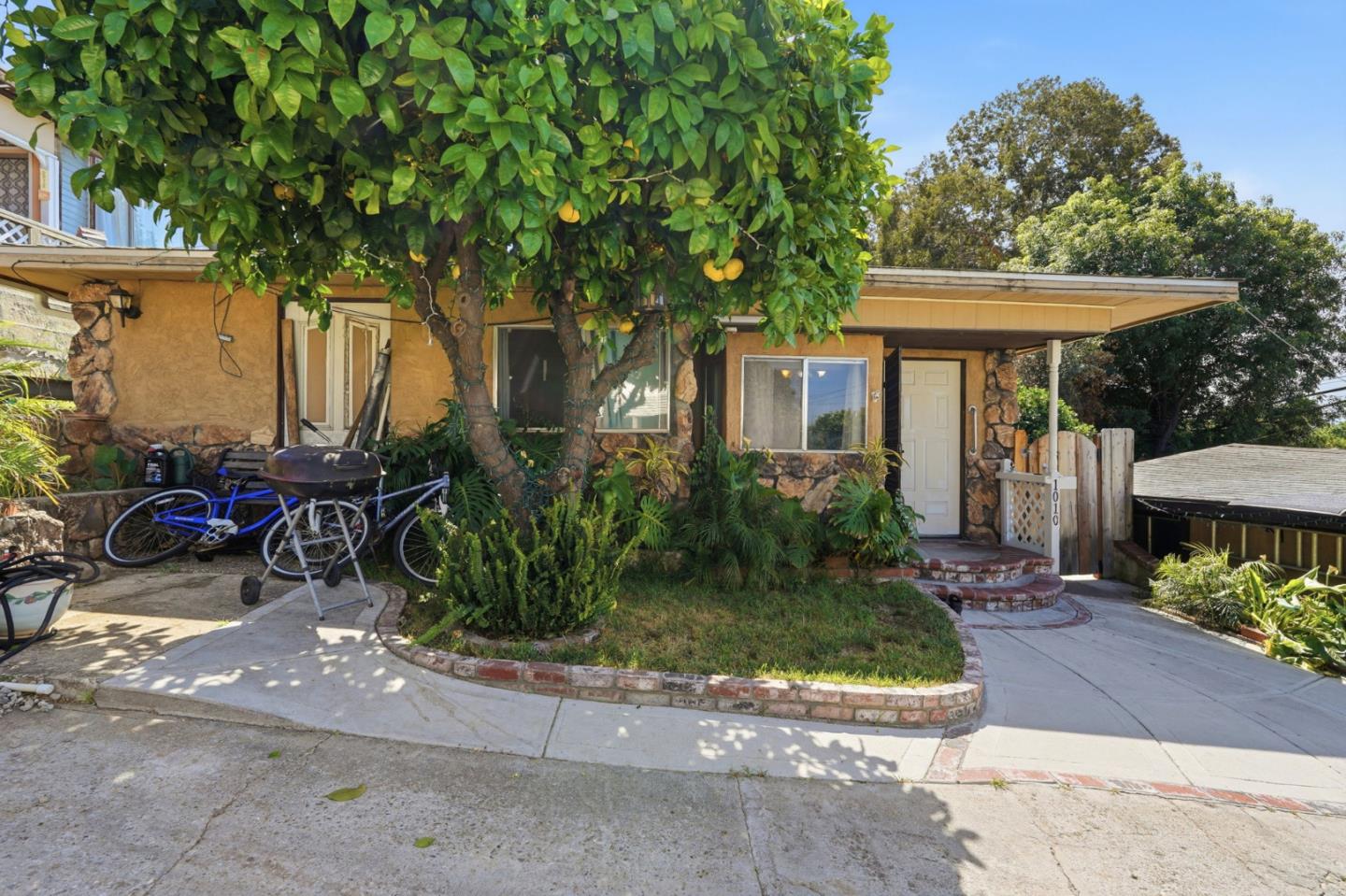 10128 Clayton Road