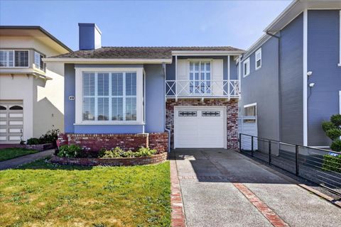 Photo of 95 Lake Vista Avenue, DALY CITY, CA 94015 (MLS # ML82041905)