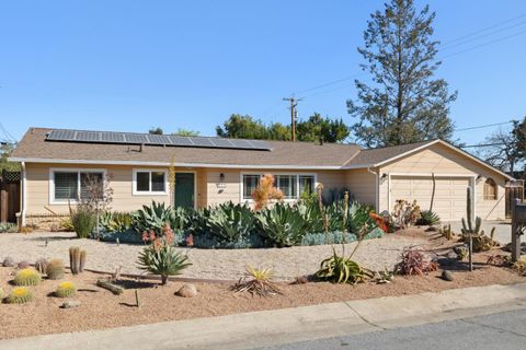Photo of 551 Hawthorne Court, LOS ALTOS, CA 94024 (MLS # ML82039373)