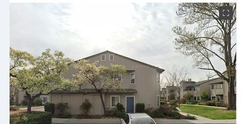 Photo of 3449 Wine Cask Way, SAN JOSE, CA 95124 (MLS # ML82027602)
