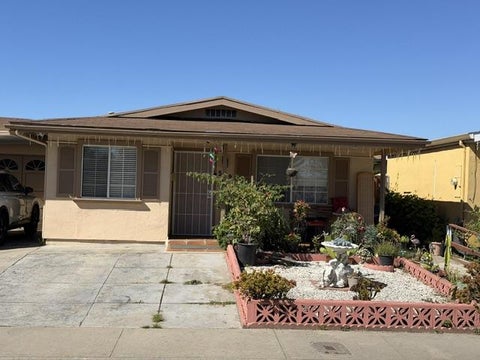 Photo of 559 Bridge Street, WATSONVILLE, CA 95076 (MLS # ML82065075)