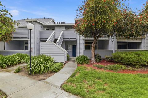 Photo of 414 Shadowgraph Drive, SAN JOSE, CA 95110 (MLS # ML82044161)