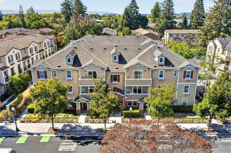 1033 Scotia Terrace 202