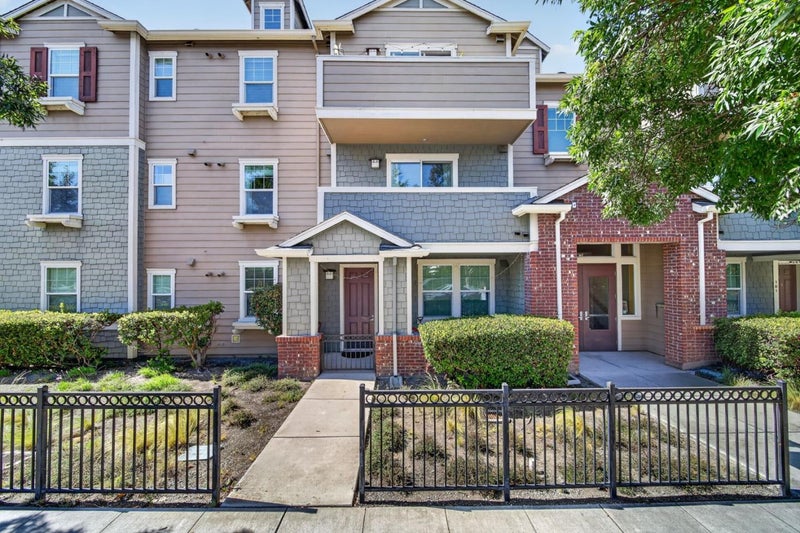 1033 Scotia Terrace 202