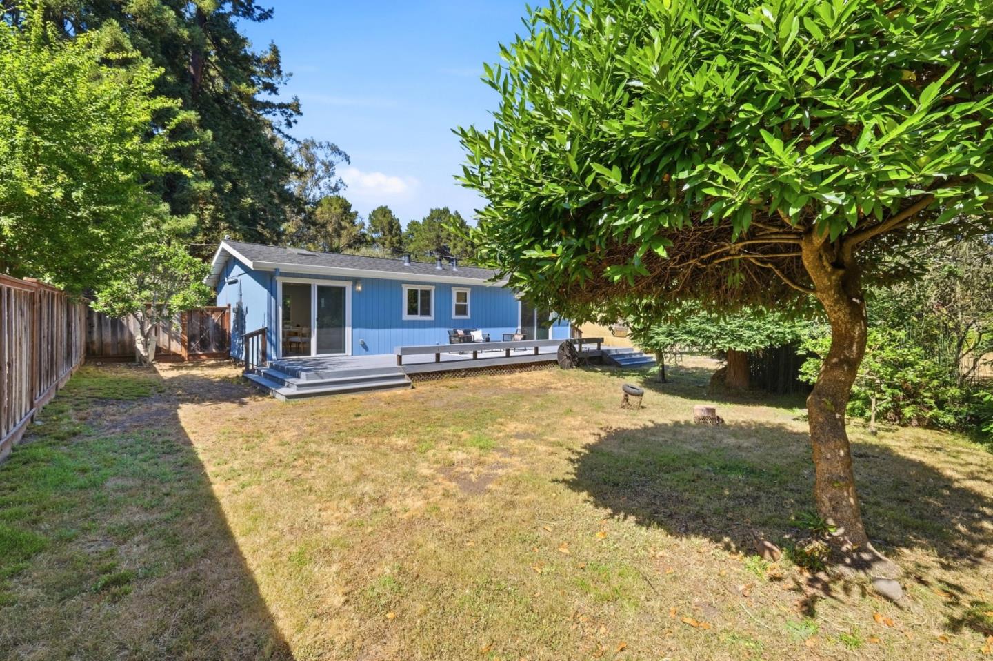915 Pinetree Lane
