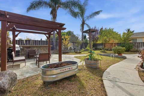 Tiny photo for 160 Trimble Court, GILROY, CA 95020 (MLS # ML82022591)