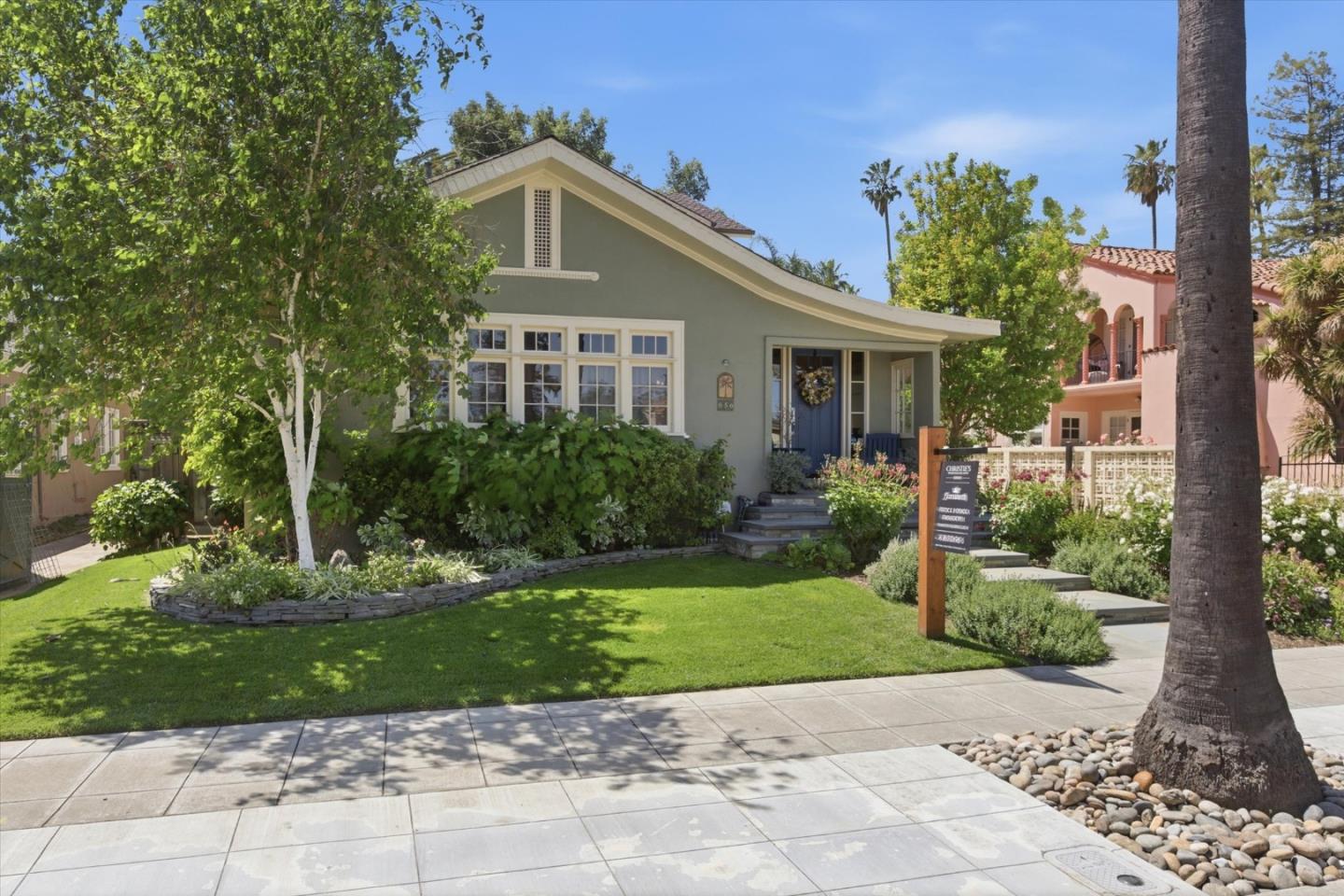 656 Palm Haven Avenue