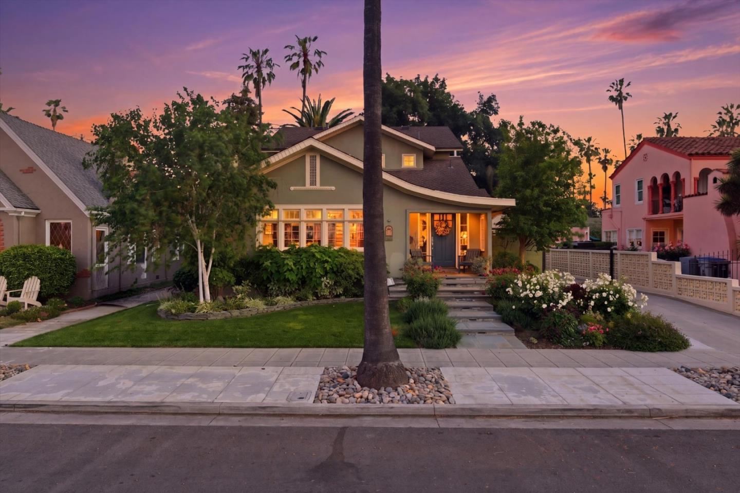 656 Palm Haven Avenue