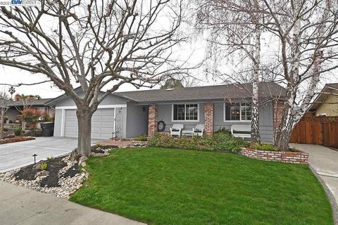 Photo of 5595 San Antonio Street, PLEASANTON, CA 94566 (MLS # ML82030286)