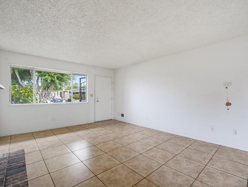 525 El Rio Street