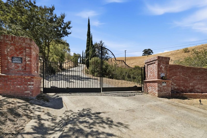 2301 Hess Road