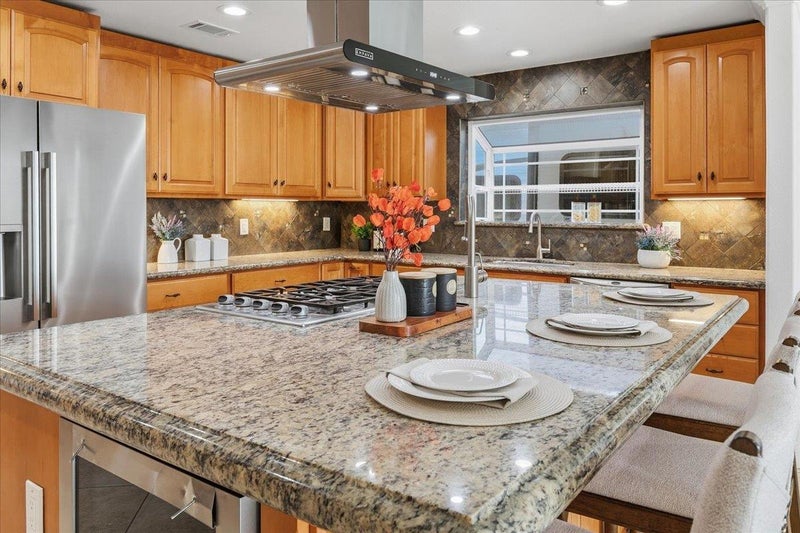 3562 Oakleaf
